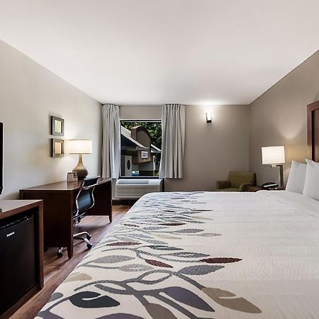 Red Roof Inn Newport News - Yorktown Exteriör bild